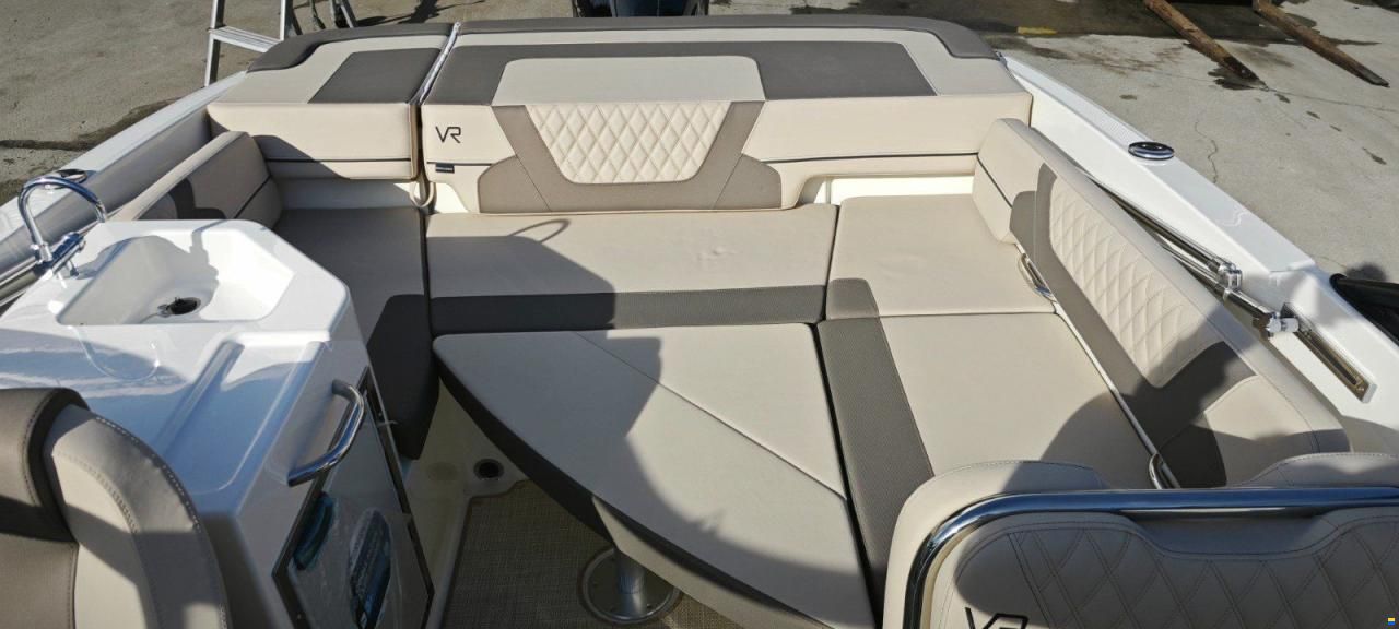 Bayliner VR6 CUDDY OUTBOARD