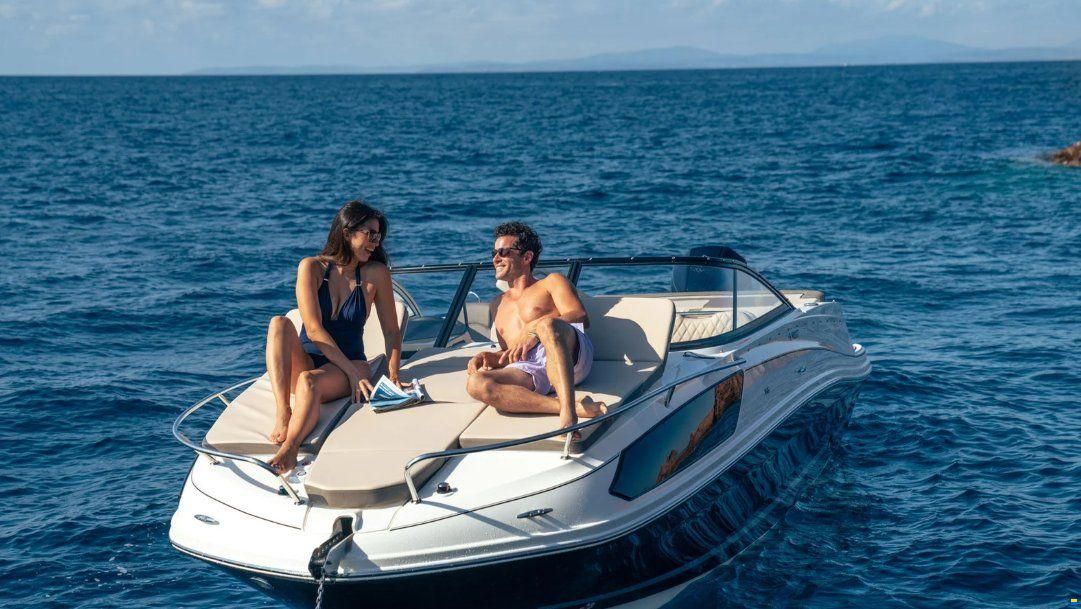 Bayliner VR6 CUDDY OUTBOARD