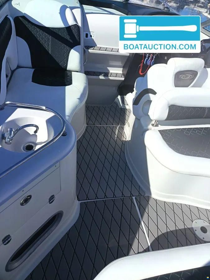 Crownline 315 SCR