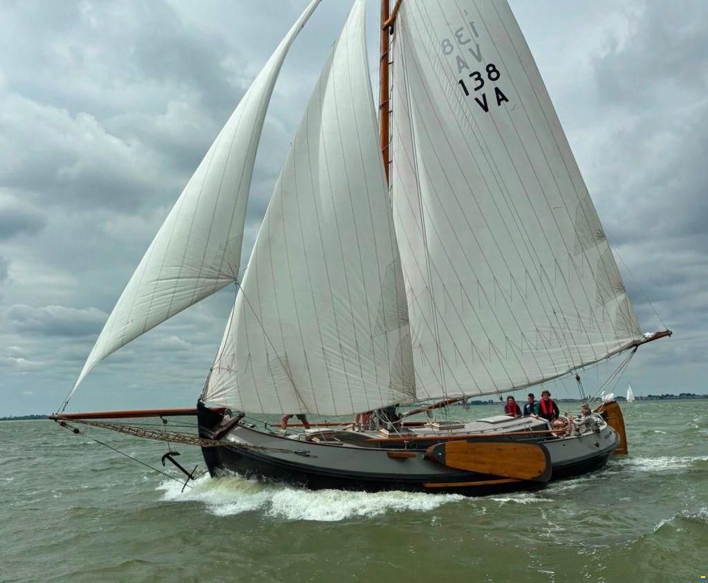 Lemsteraak Witte Eend - Roefuitvoering Hoek Design