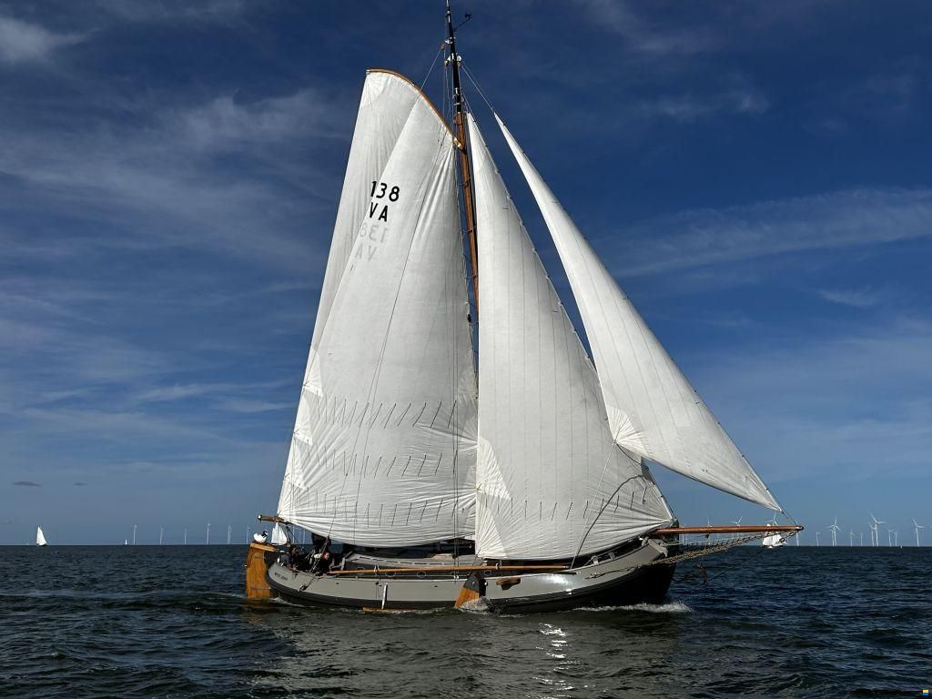 Lemsteraak Witte Eend - Roefuitvoering Hoek Design