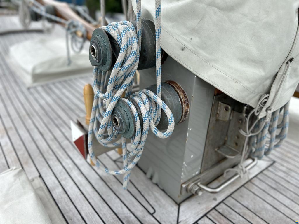 Lemsteraak Witte Eend - Roefuitvoering Hoek Design