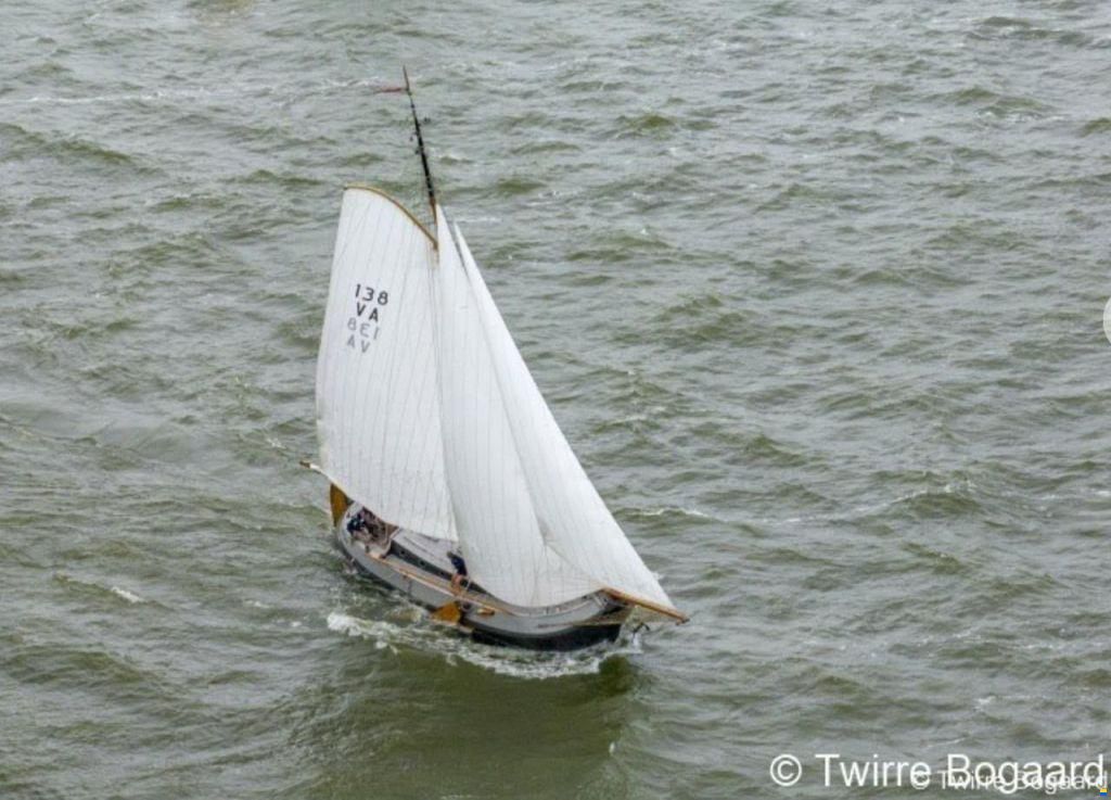 Lemsteraak Witte Eend - Roefuitvoering Hoek Design