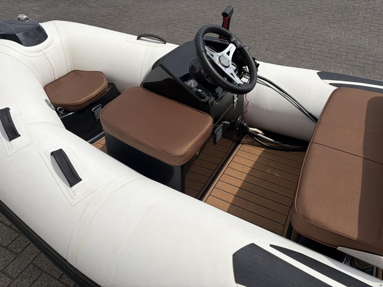 Brig Inflatable Boats Falcon 330 de Luxe