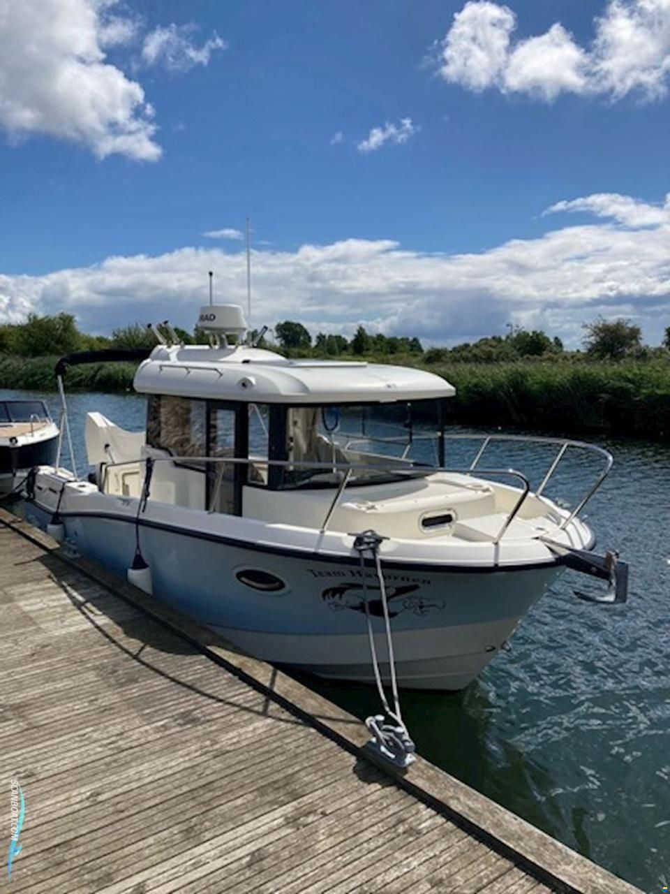 Quicksilver 755 pilothouse