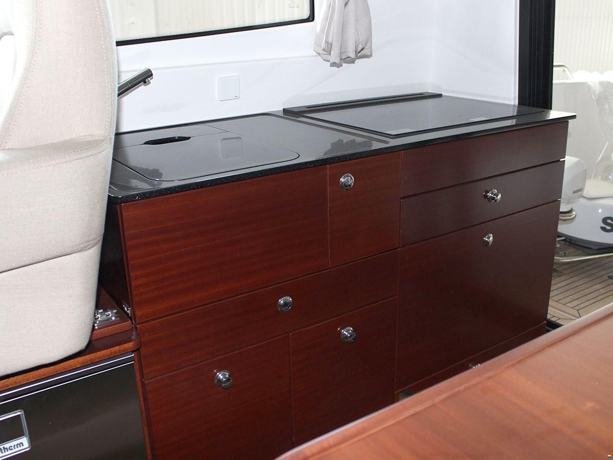 Nimbus 305 Coup&eacute;
