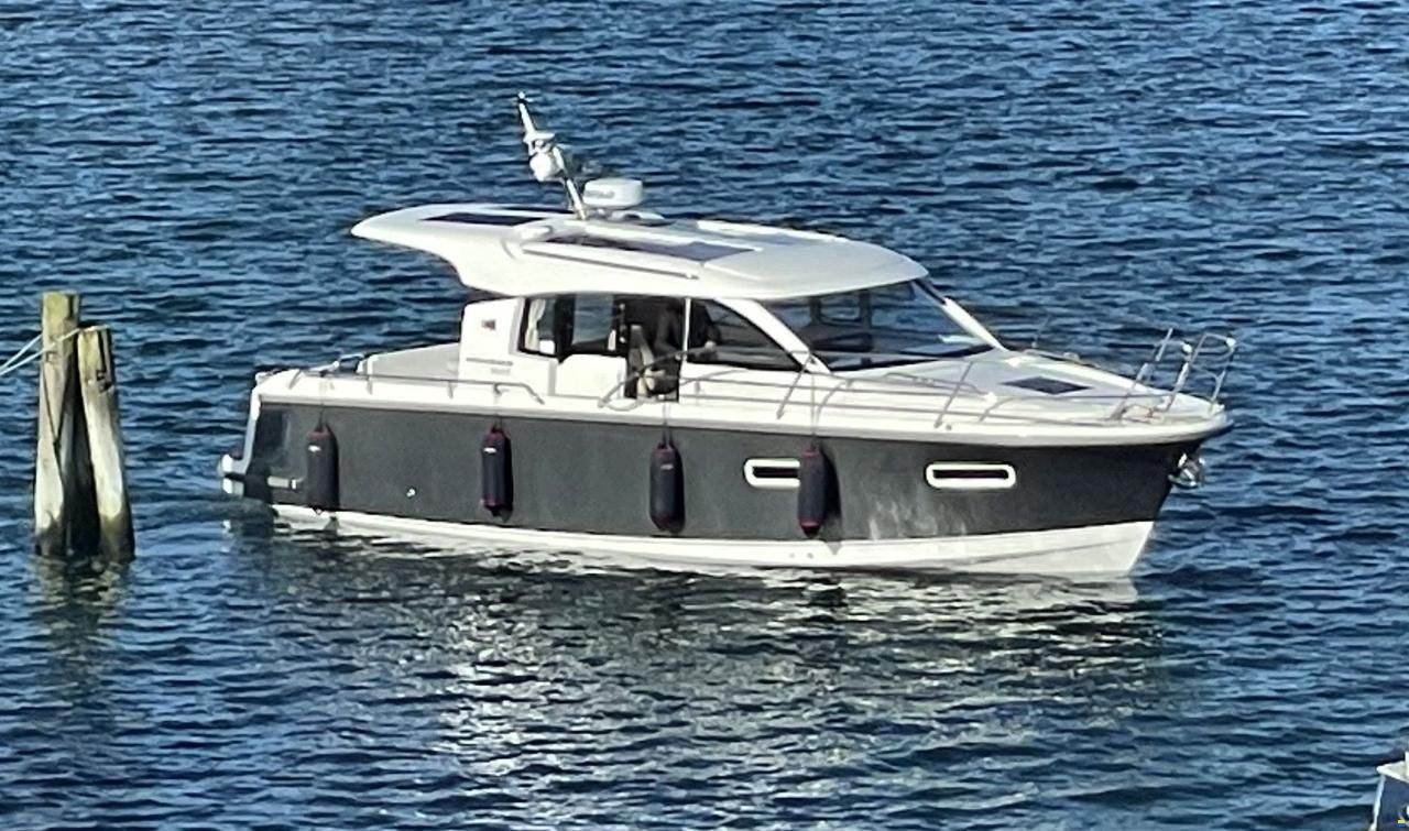 Nimbus 305 Coup&eacute;