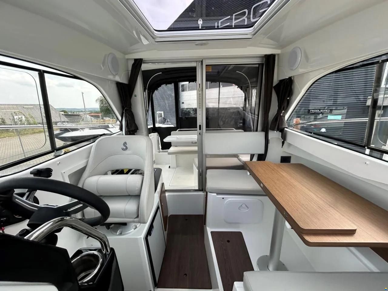 Beneteau Antares 7