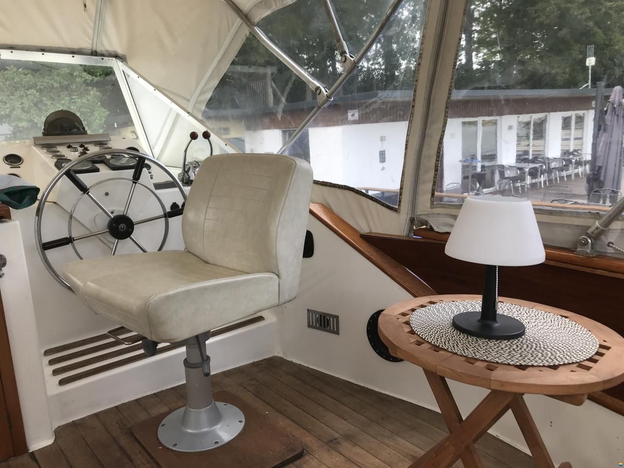 Broom Ocean 37
