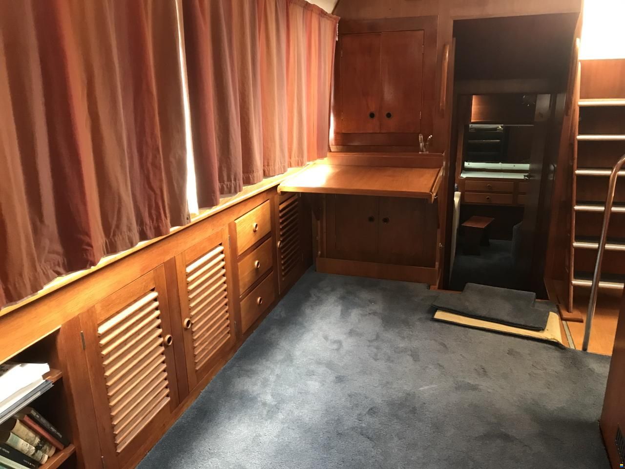 Broom Ocean 37