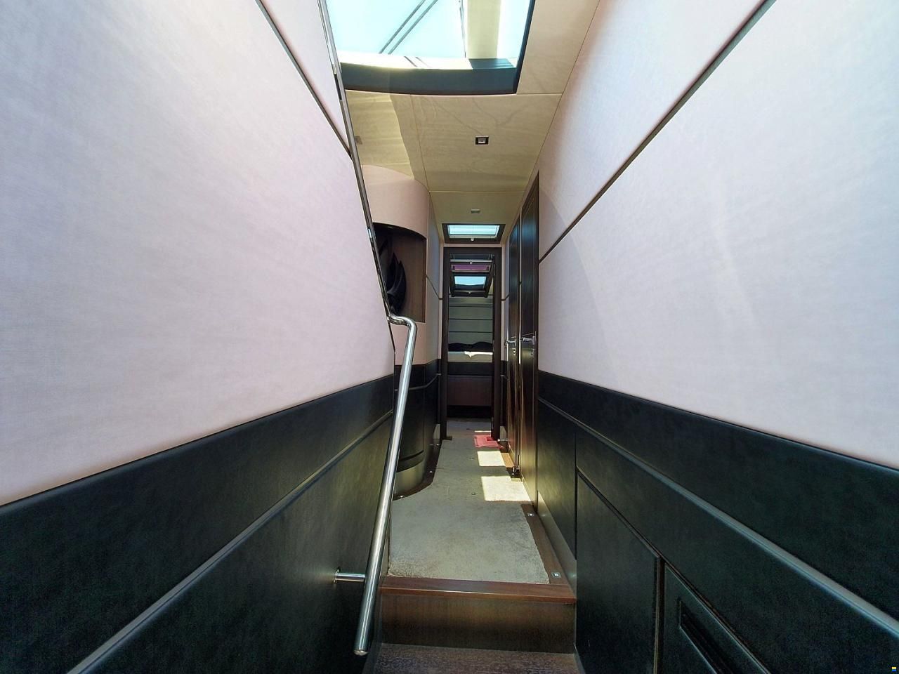 Galeon 700 Skydeck