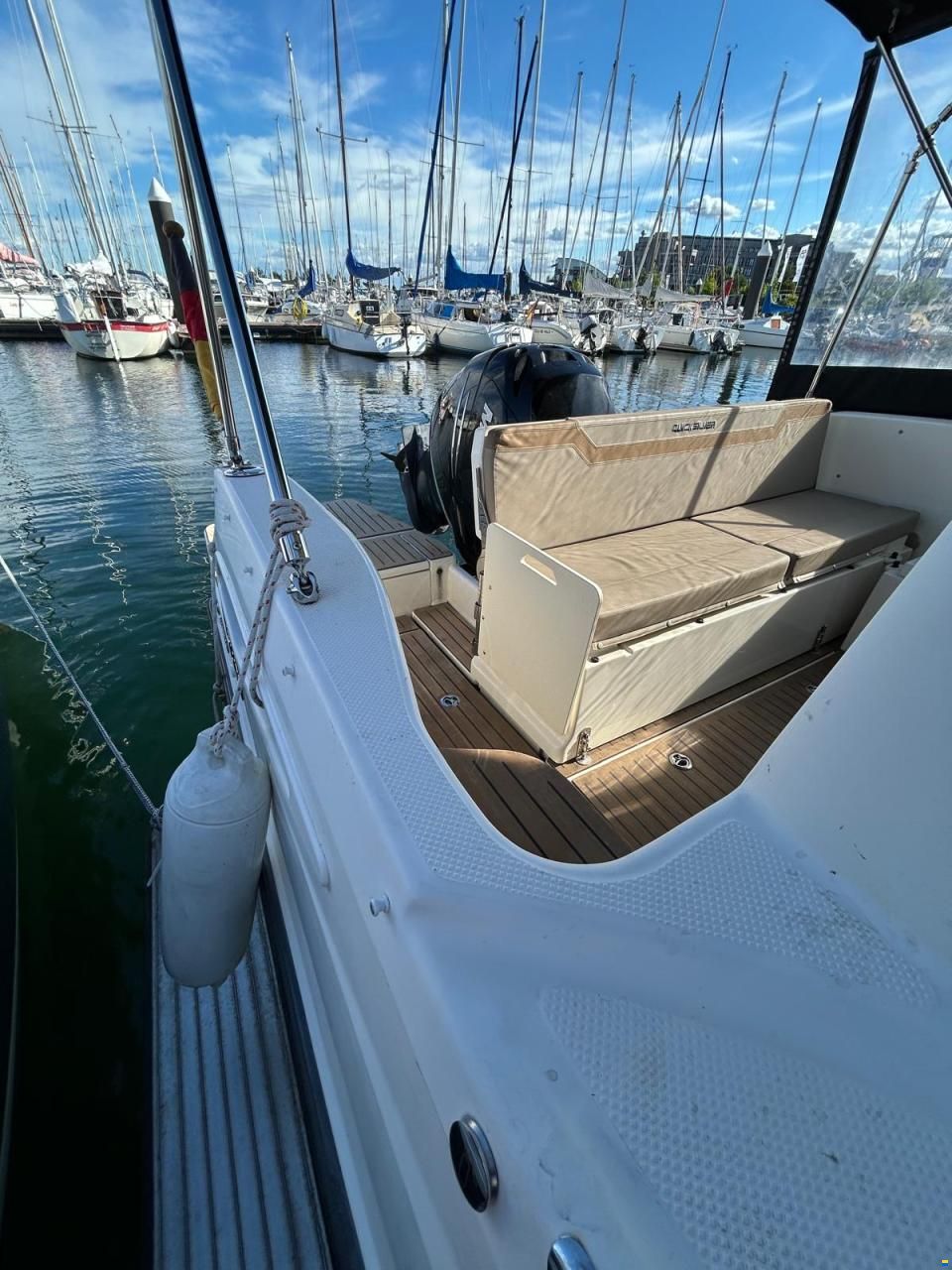 Quicksilver 755 Weekend