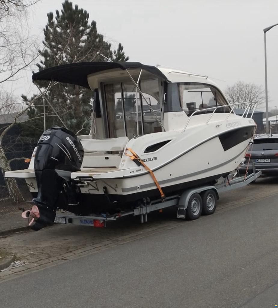 Quicksilver 755 Weekend