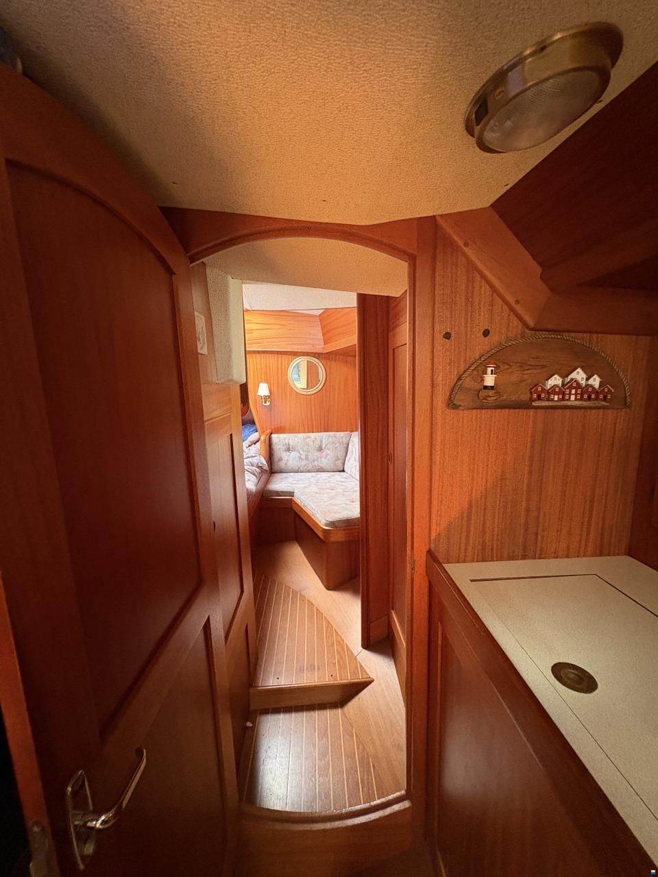 Aphrodite 37