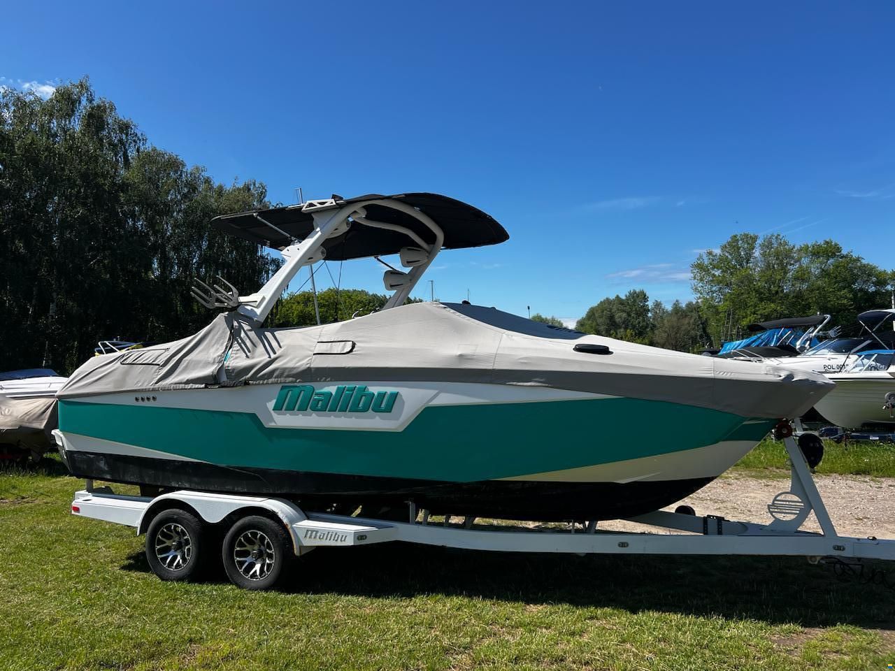 Malibu M220