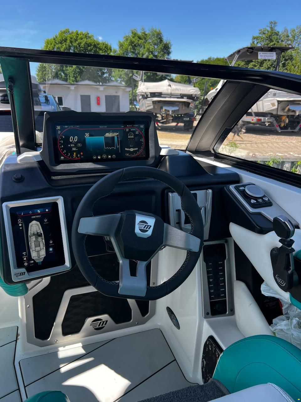Malibu M220