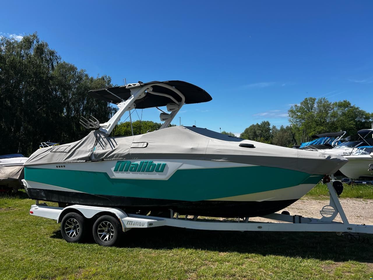 Malibu M220
