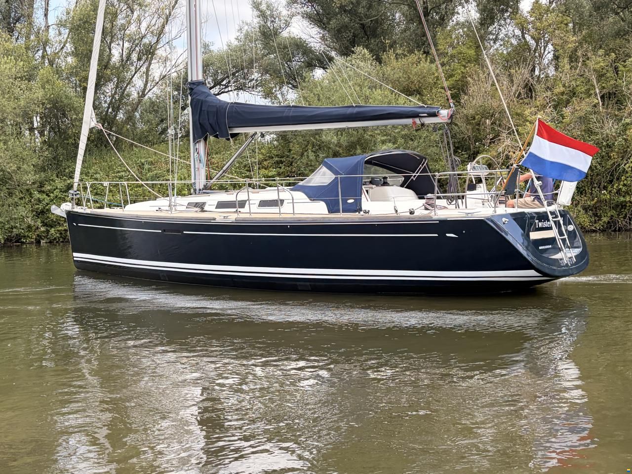 Dufour 40 Performance