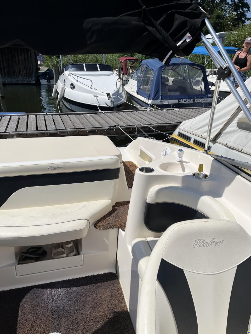 Rinker Captiva 232