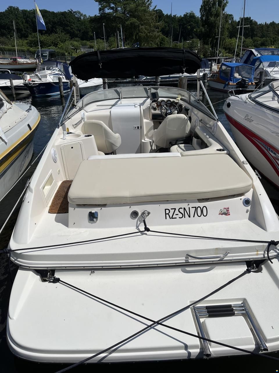 Rinker Captiva 232