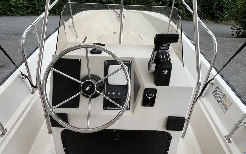 Boston Whaler 17 Montauk