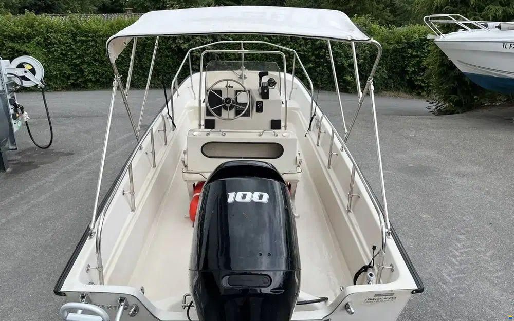 Boston Whaler 17 Montauk