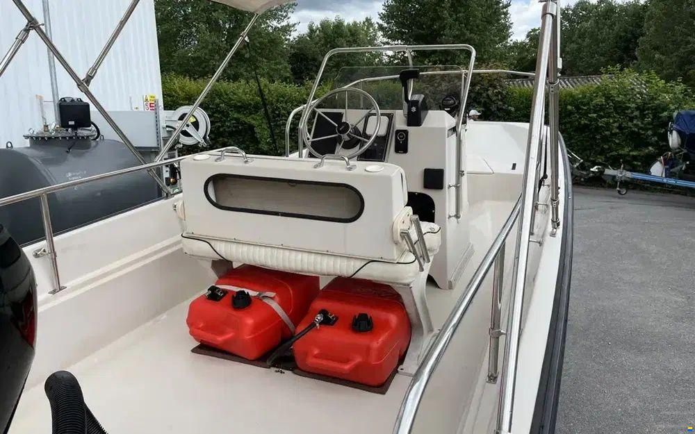 Boston Whaler 17 Montauk