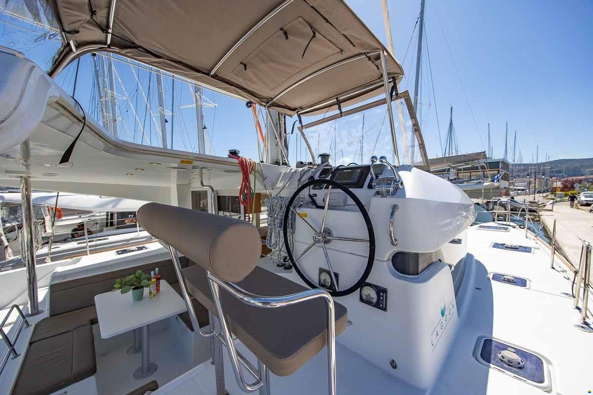 Lagoon 39