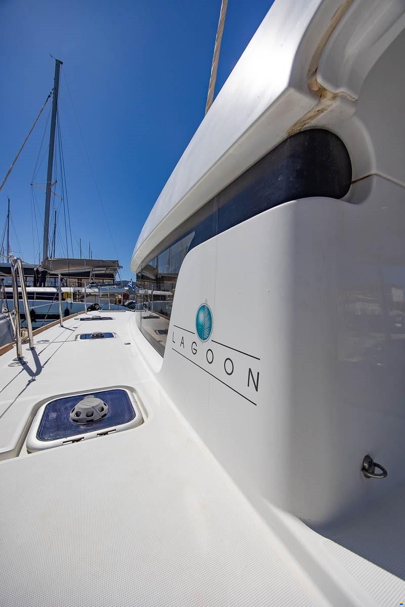 Lagoon 39