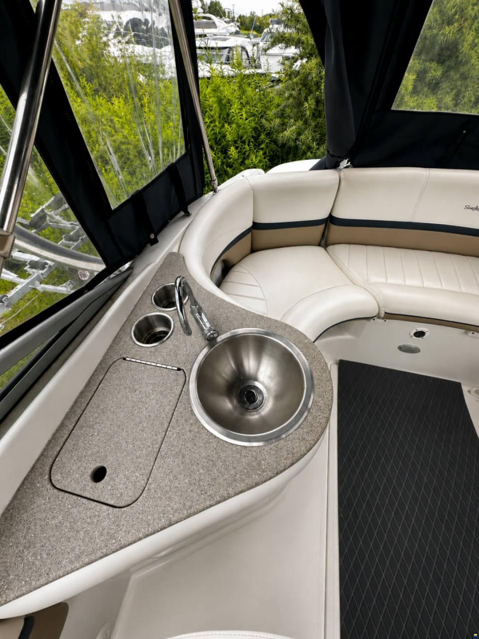Four Winns 215 Sundowner