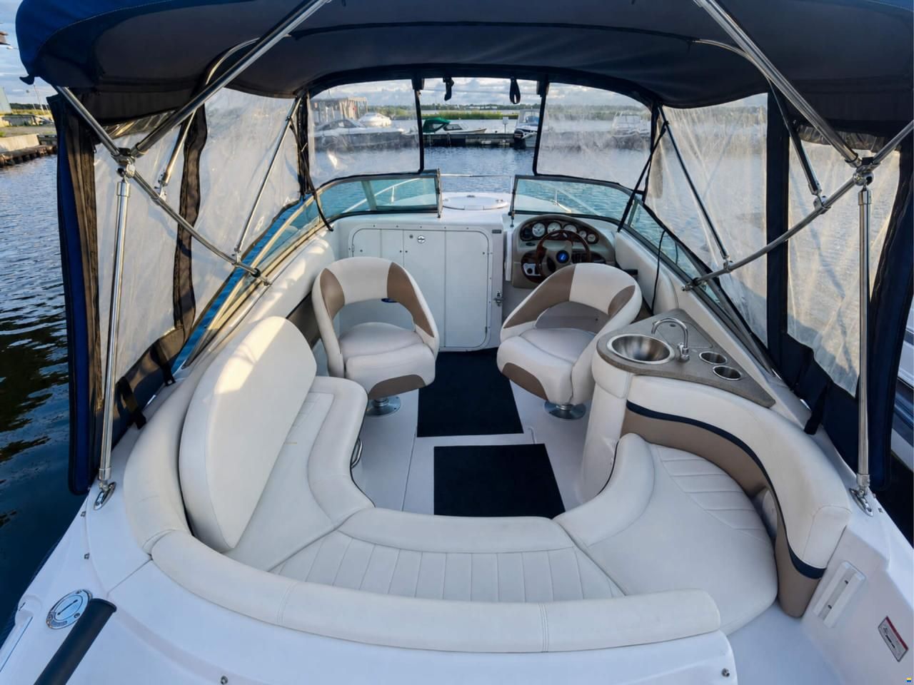 Four Winns 215 Sundowner