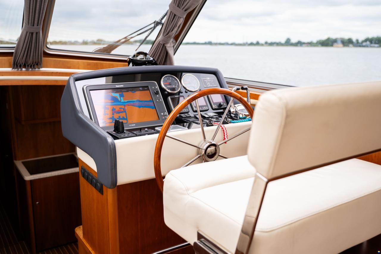 Linssen Range Cruiser 450 Wheelhouse