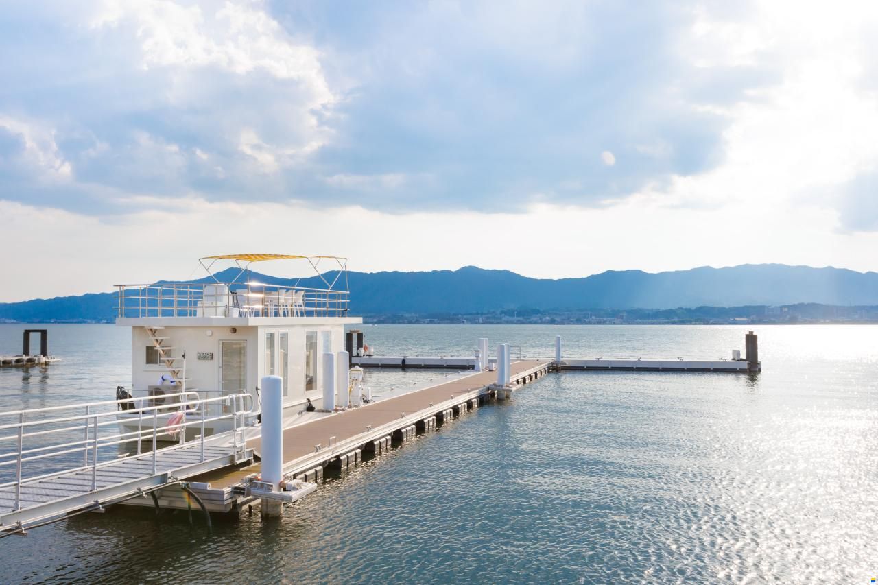 House Boat Japan 300