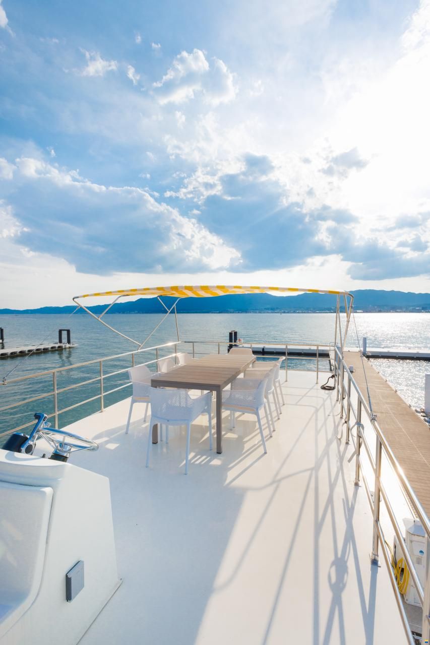 House Boat Japan 300