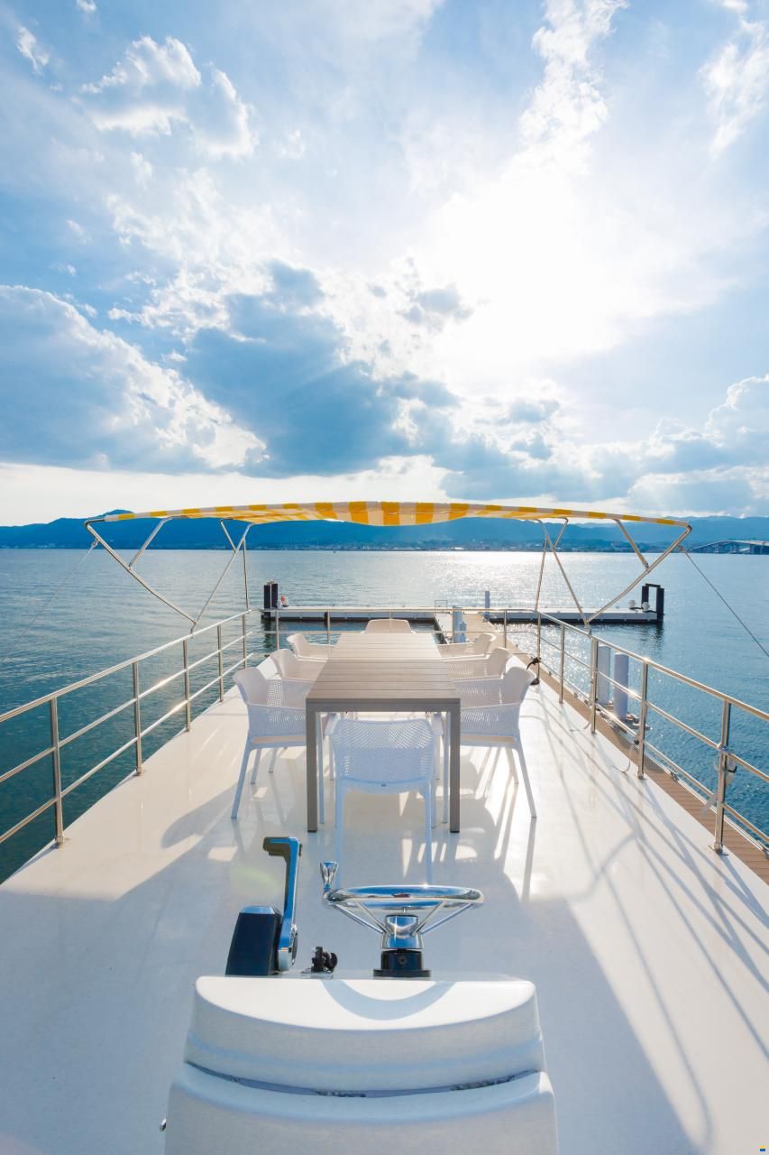 House Boat Japan 300