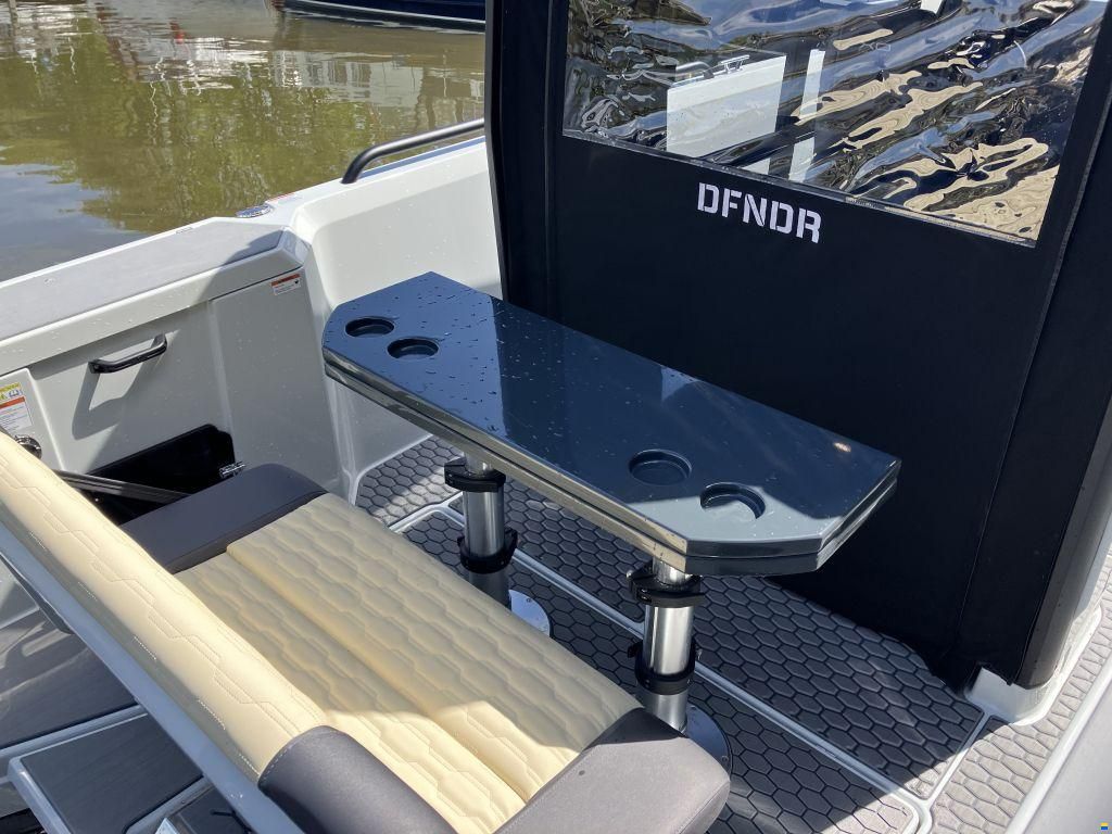 XO Boats DFNDR 9