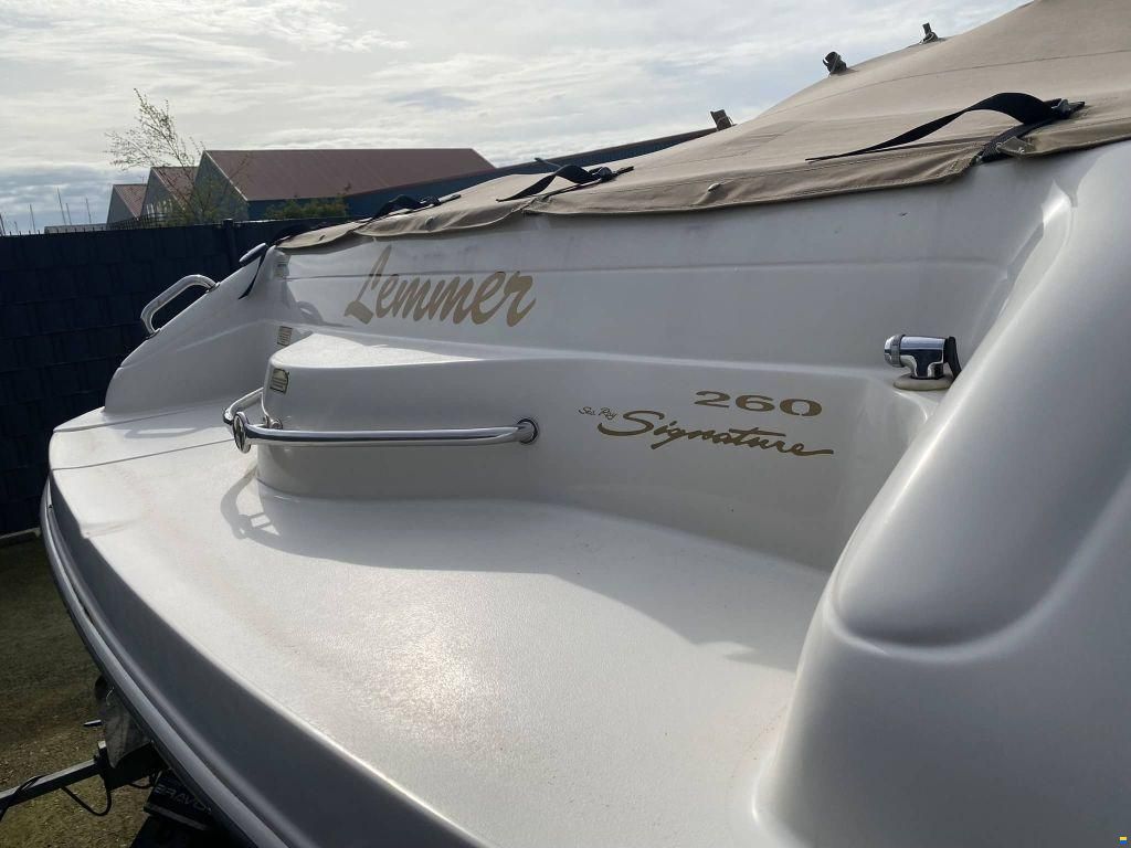 Sea Ray 260 overnighter