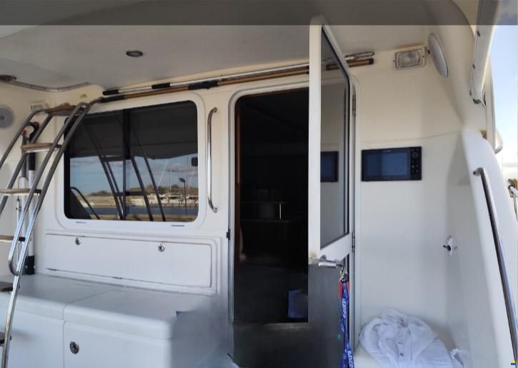 Riviera MARINE 47 FLYBRIDGE