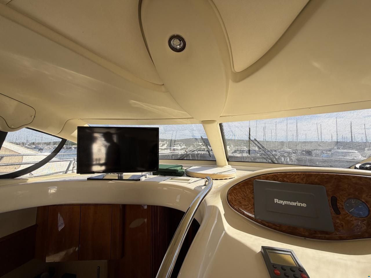 Azimut Fly 42