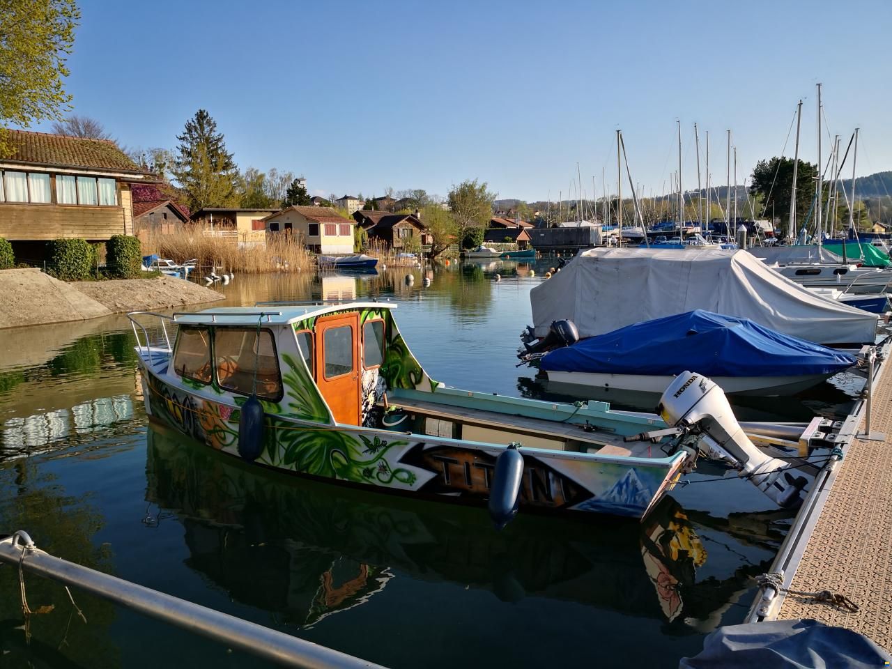 Staempfli Bateau à cabine