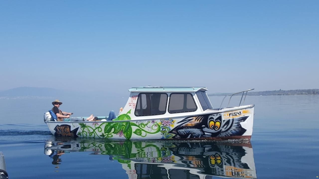 Staempfli Bateau à cabine