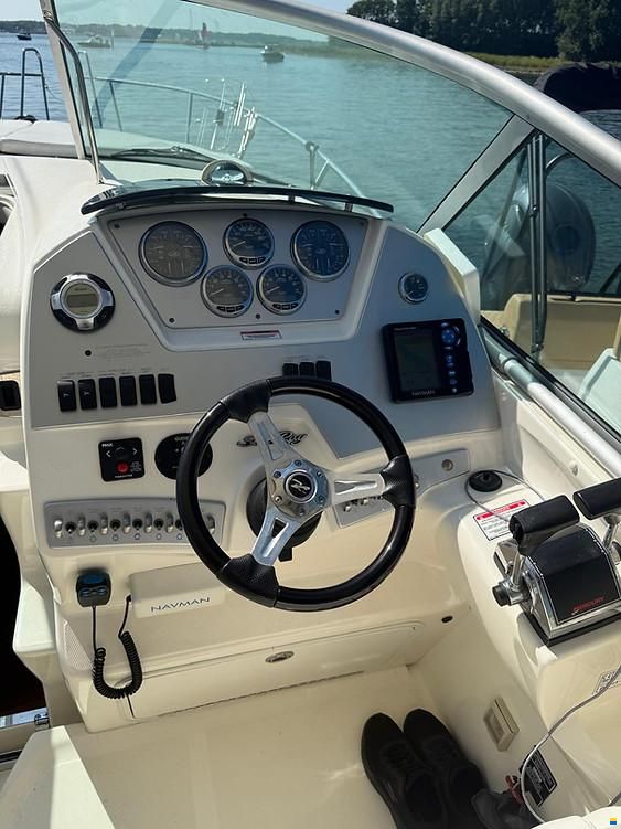 Sea Ray Sundancer 305