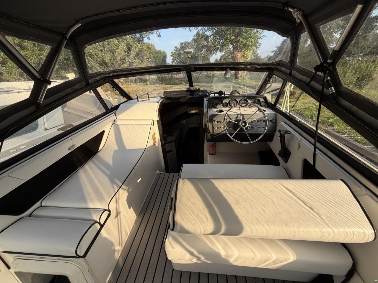 Regal 233 Ambassador Xl