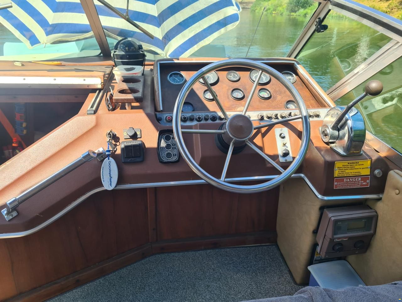 Sea Ray SRV 245 Sundancer