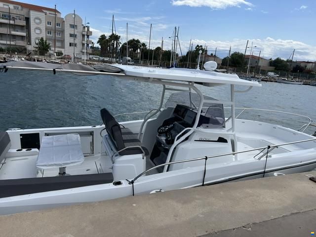 Jeanneau Cap Camarat 9.0 CC