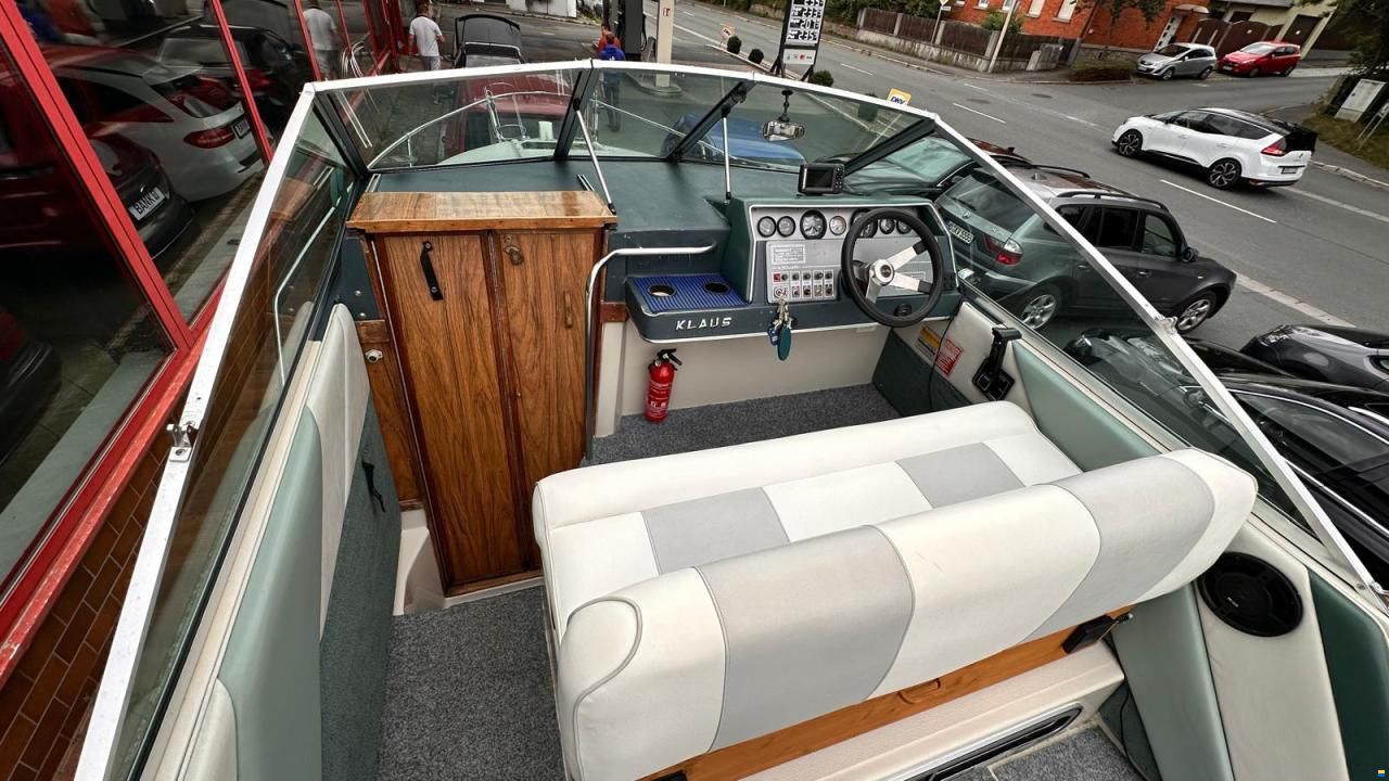 Sea Ray Seville 230