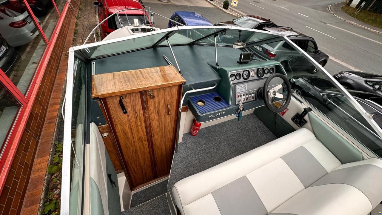 Sea Ray Seville 230