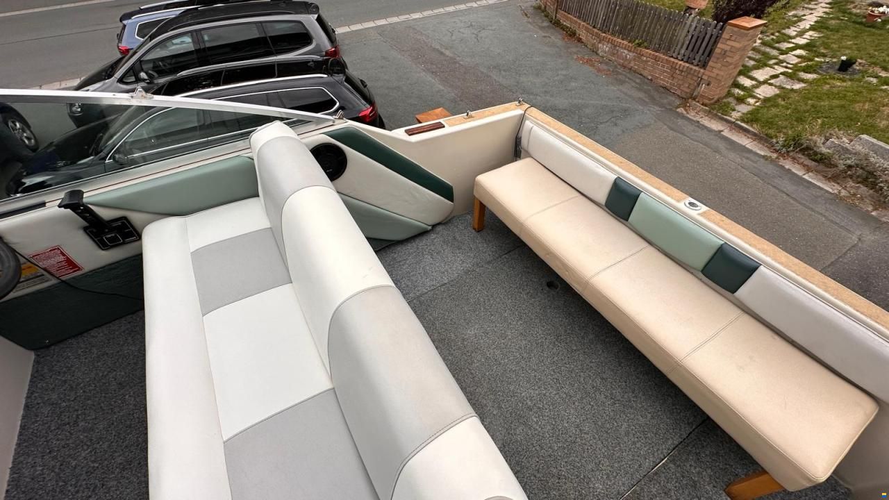 Sea Ray Seville 230