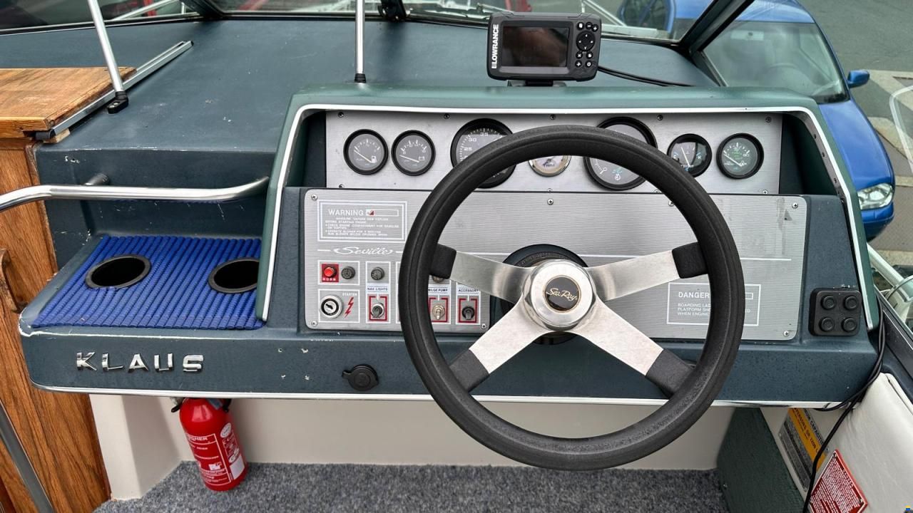 Sea Ray Seville 230