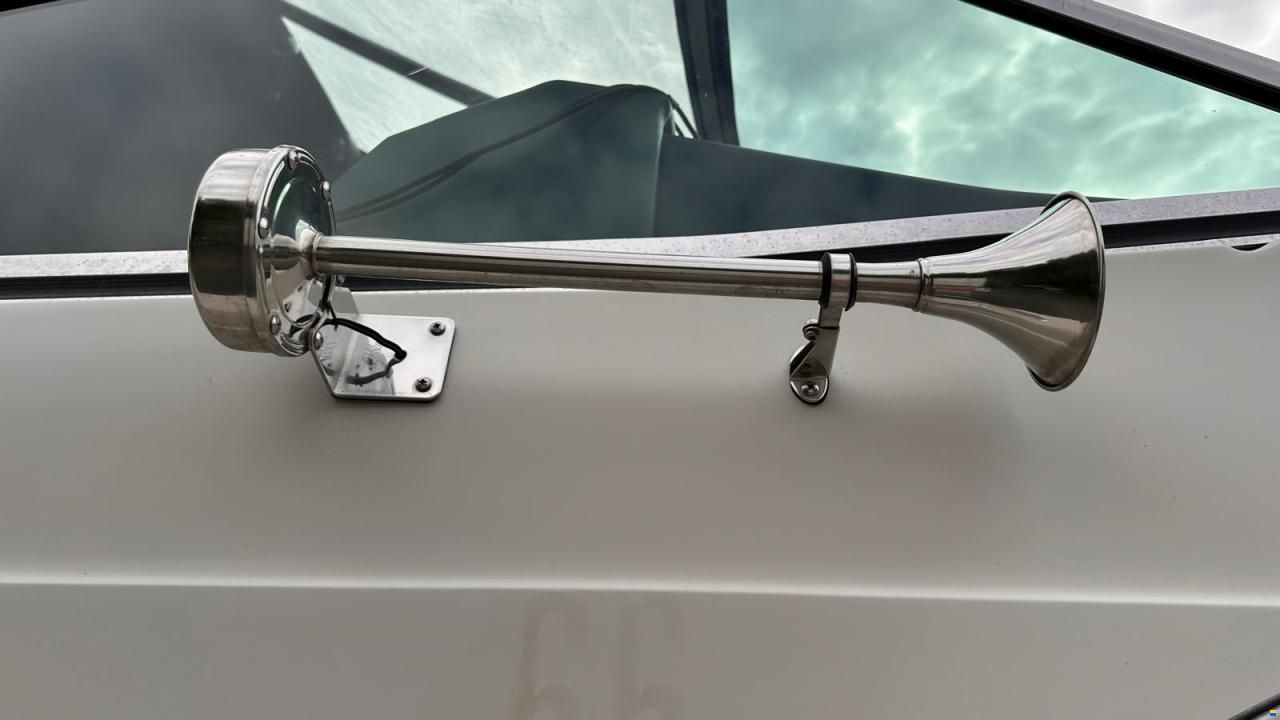 Sea Ray Seville 230